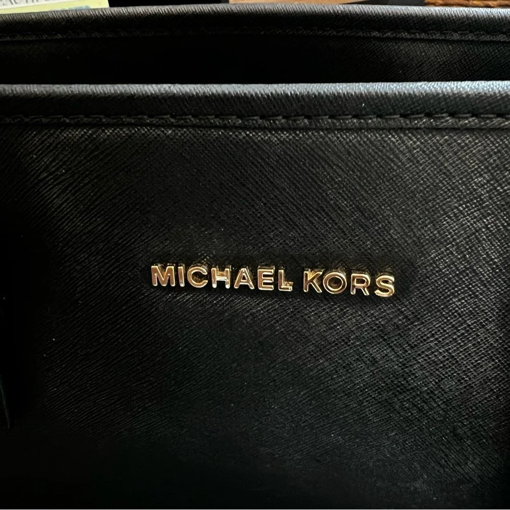 Michael Kors Quinn Large East West Top Zip Tote Bag